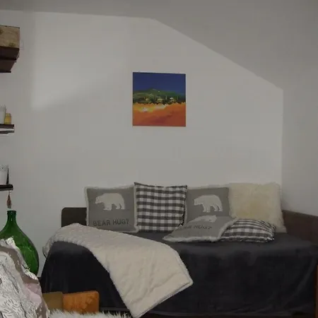 With 3 Bedrooms Zirkitz